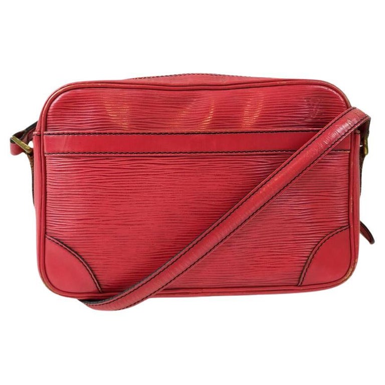 Louis Vuitton Red Epi Leather Trocadero 23 Crossbody Bag 863173 For Sale at  1stDibs