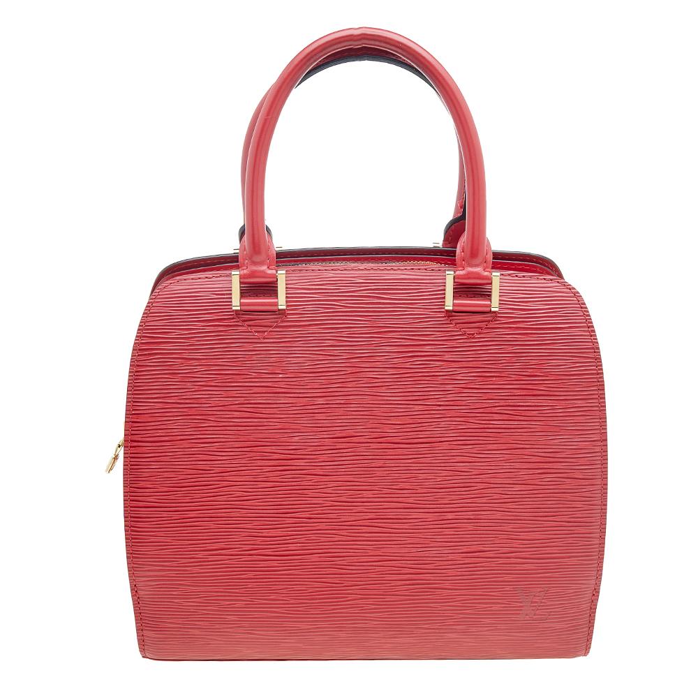 Merged beautifully with signature design, this Vintage Pont Neuf PM bag from Louis Vuitton remains globally popular. This elegant bag not just highlights your impeccable styling choices but also meets your practical demands. It is crafted using red