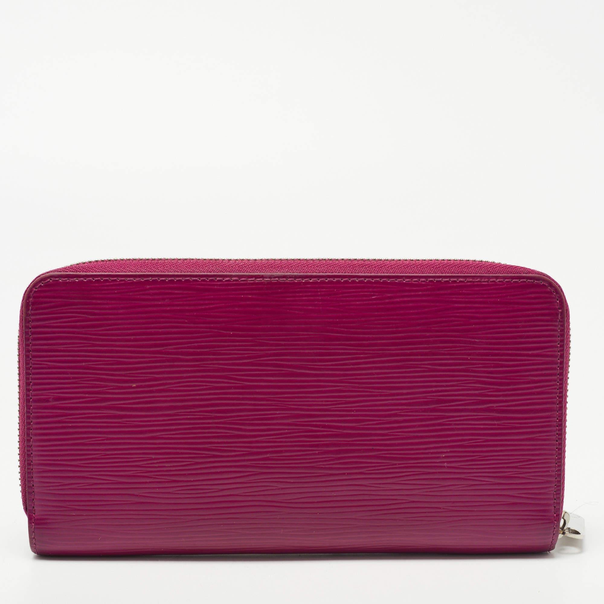 Louis Vuitton Red Epi Leather Zippy Wallet In Good Condition In Dubai, Al Qouz 2