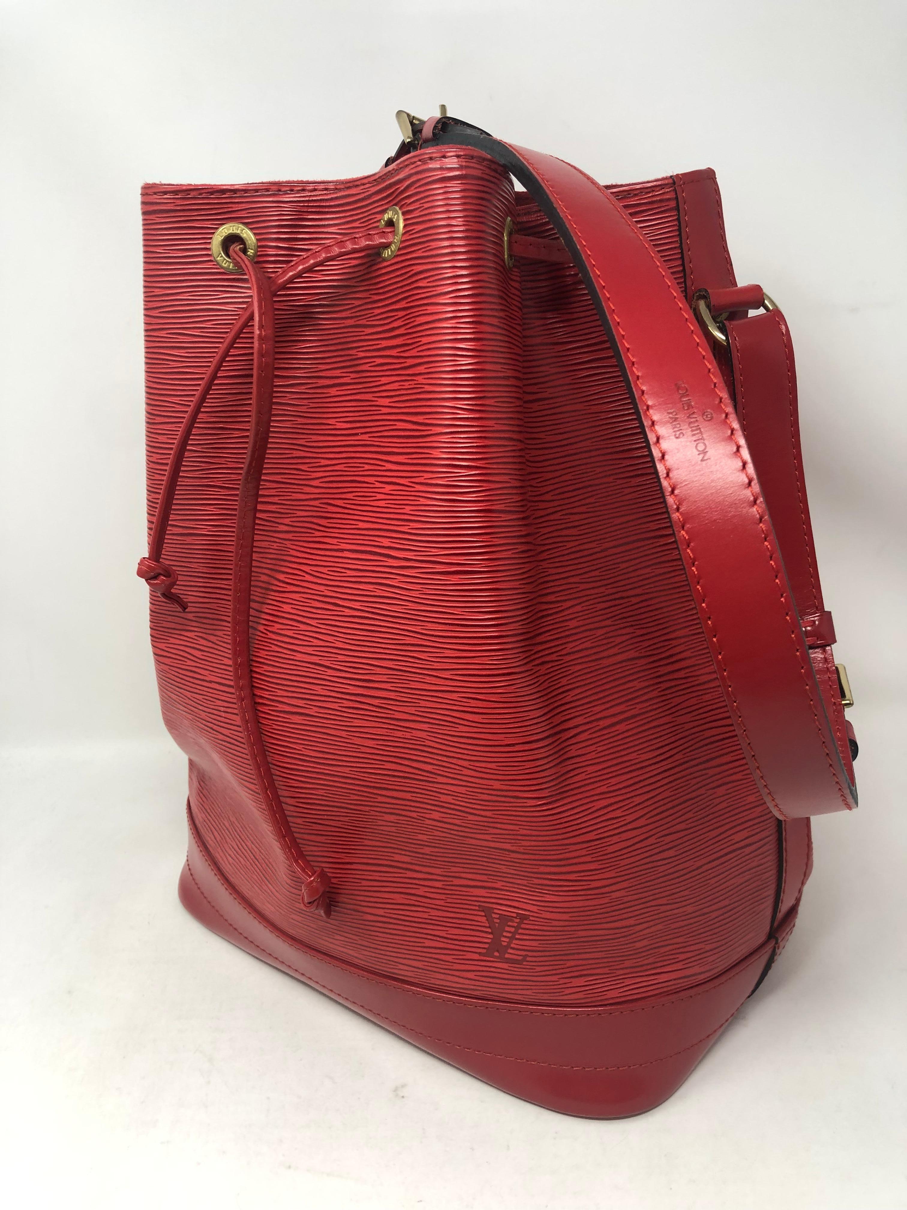 Louis Vuitton Red Epi Noe  In Excellent Condition In Athens, GA