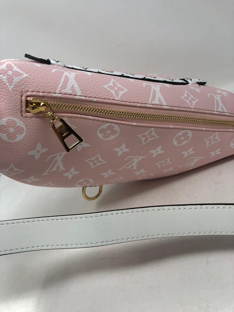 Louis Vuitton Red Giant Bum Bag For Sale at 1stdibs