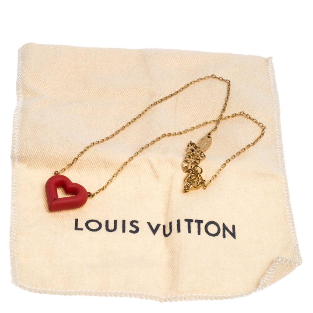 Louis Vuitton Red Heart Gold Tone Necklace In Good Condition In Dubai, Al Qouz 2