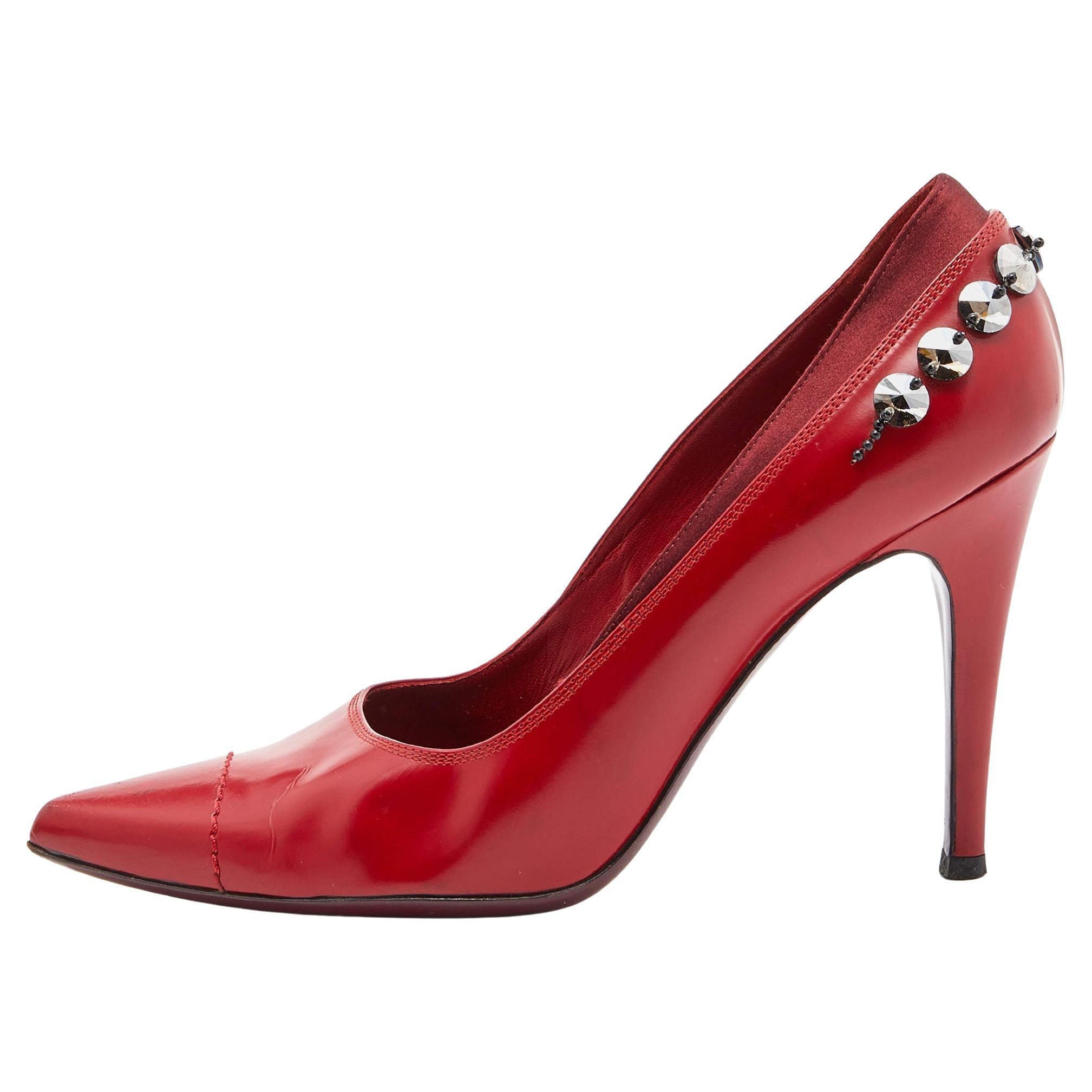 Louis Vuitton Red Leather and Satin Crystal Embellished Pumps Size 39 For Sale