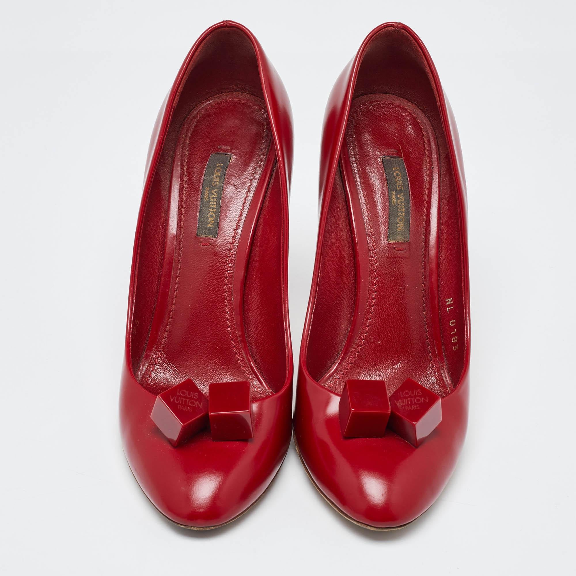 Louis Vuitton Red Leather Dice Pumps Size 38 In Good Condition In Dubai, Al Qouz 2