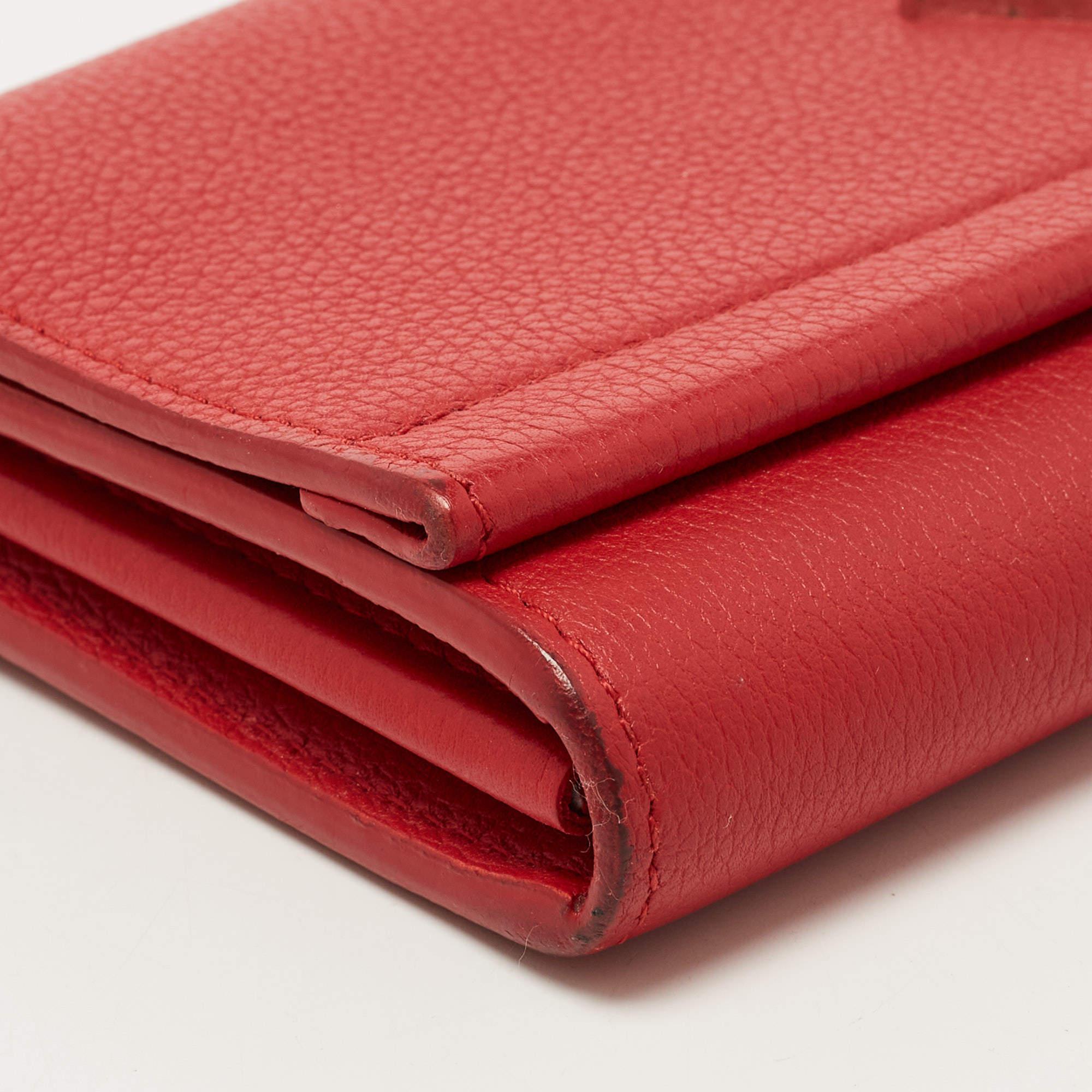 Portemonnaie aus rotem Leder von Louis Vuitton Lockme II im Angebot 2