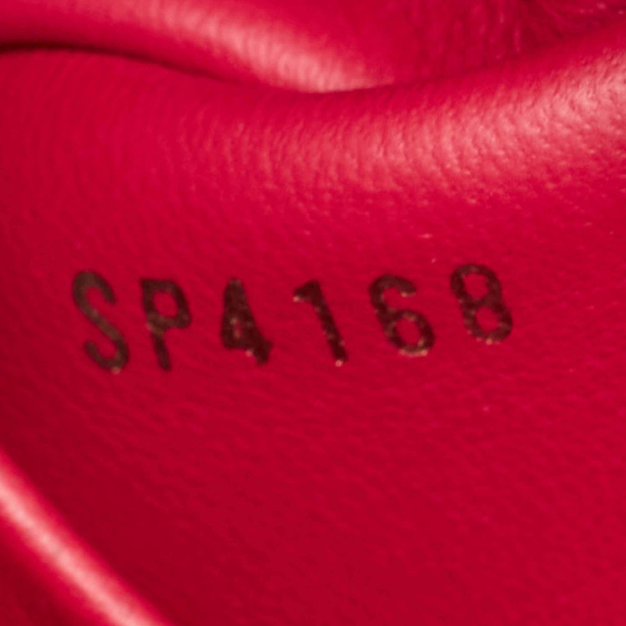 Sac Milla MM en cuir rouge Louis Vuitton 4