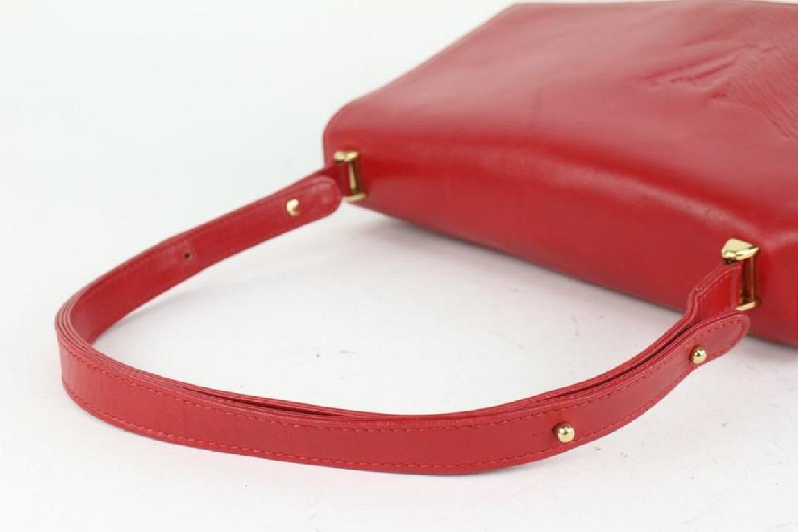 Louis Vuitton Red Leather Opera Line Delphes Messenger Flap Bag 1013lv9 In Good Condition For Sale In Dix hills, NY
