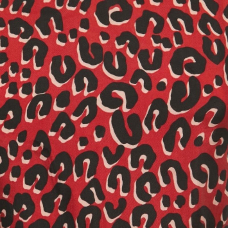Louis Vuitton Red Leopard print Silk & Wool Short Sleeve Top M In condizioni buone in vendita a Dubai, Al Qouz 2