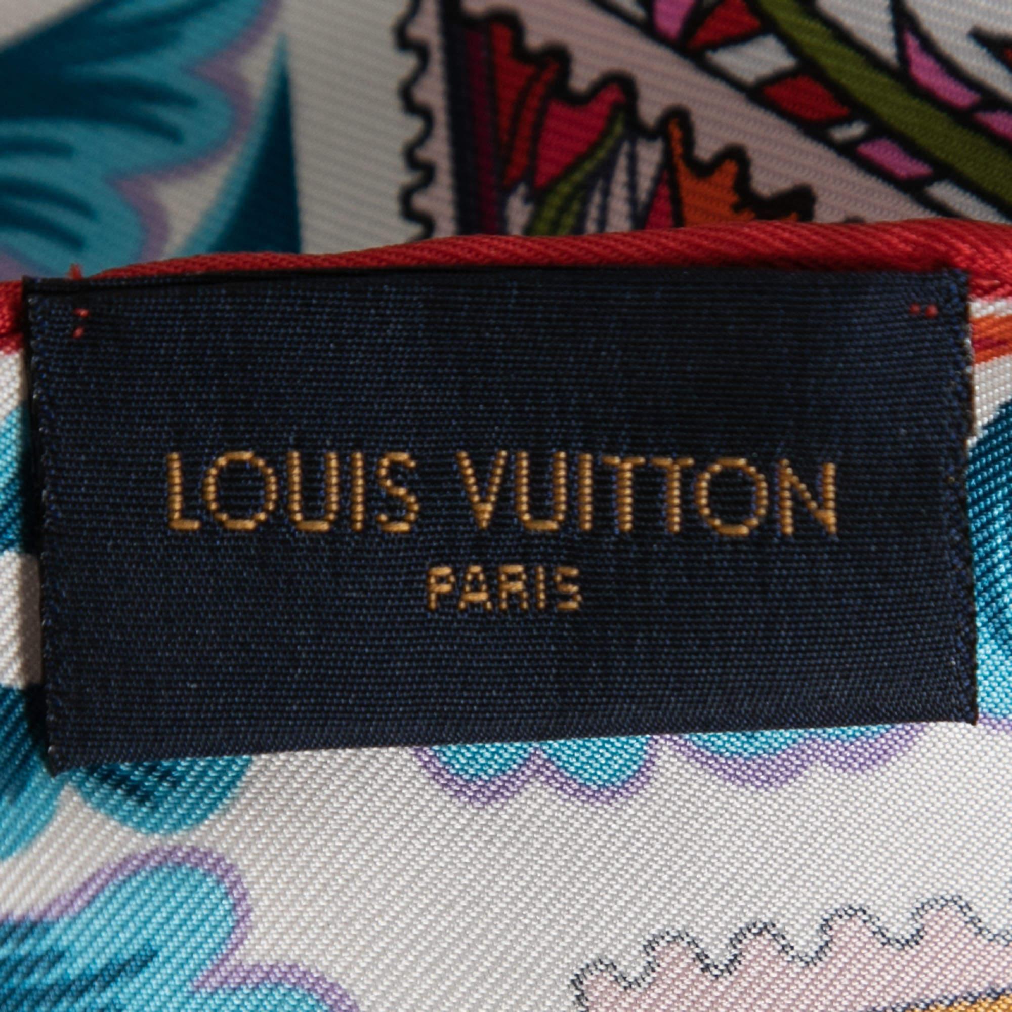 Louis Vuitton Red Lettre à Louis Print Square Silk Scarf In New Condition In Dubai, Al Qouz 2