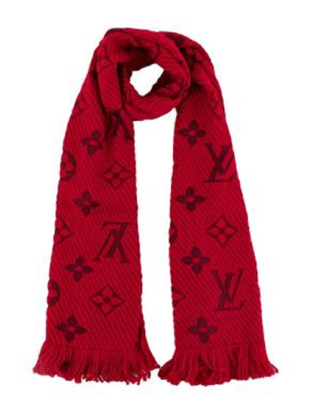 Louis Vuitton Red Logomania Shine Shawl 

- LV jacquard monogram throughout
- Frilled edges
- Knitted

Material
94% Wool, 6% Silk

Dry clean only

Made in Italy

PLEASE NOTE, THESE ITEMS ARE PRE-OWNED AND MAY SHOW SIGNS OF BEING STORED EVEN WHEN