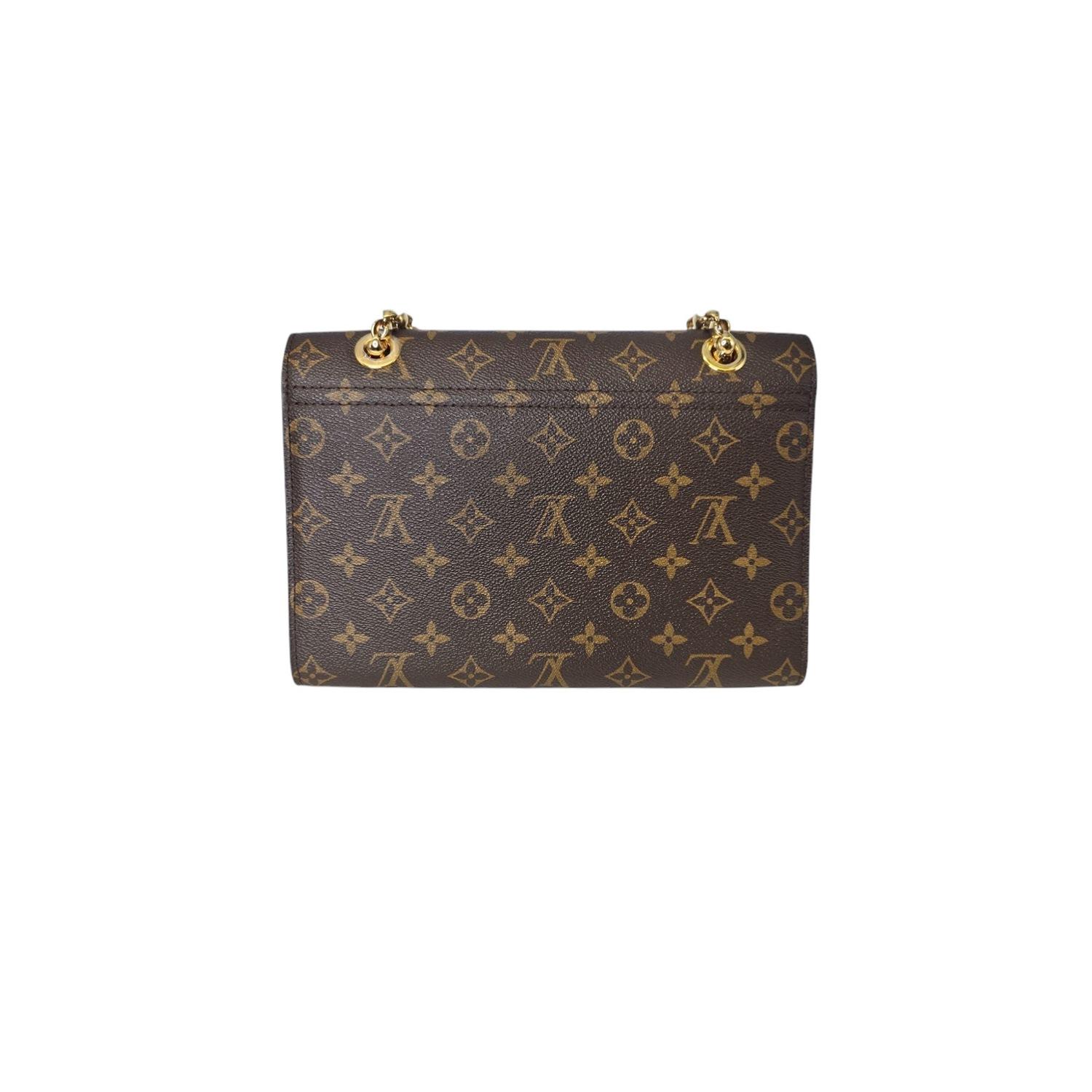 Louis Vuitton Red Monogram Canvas Victoire Chain Bag In Excellent Condition In Scottsdale, AZ