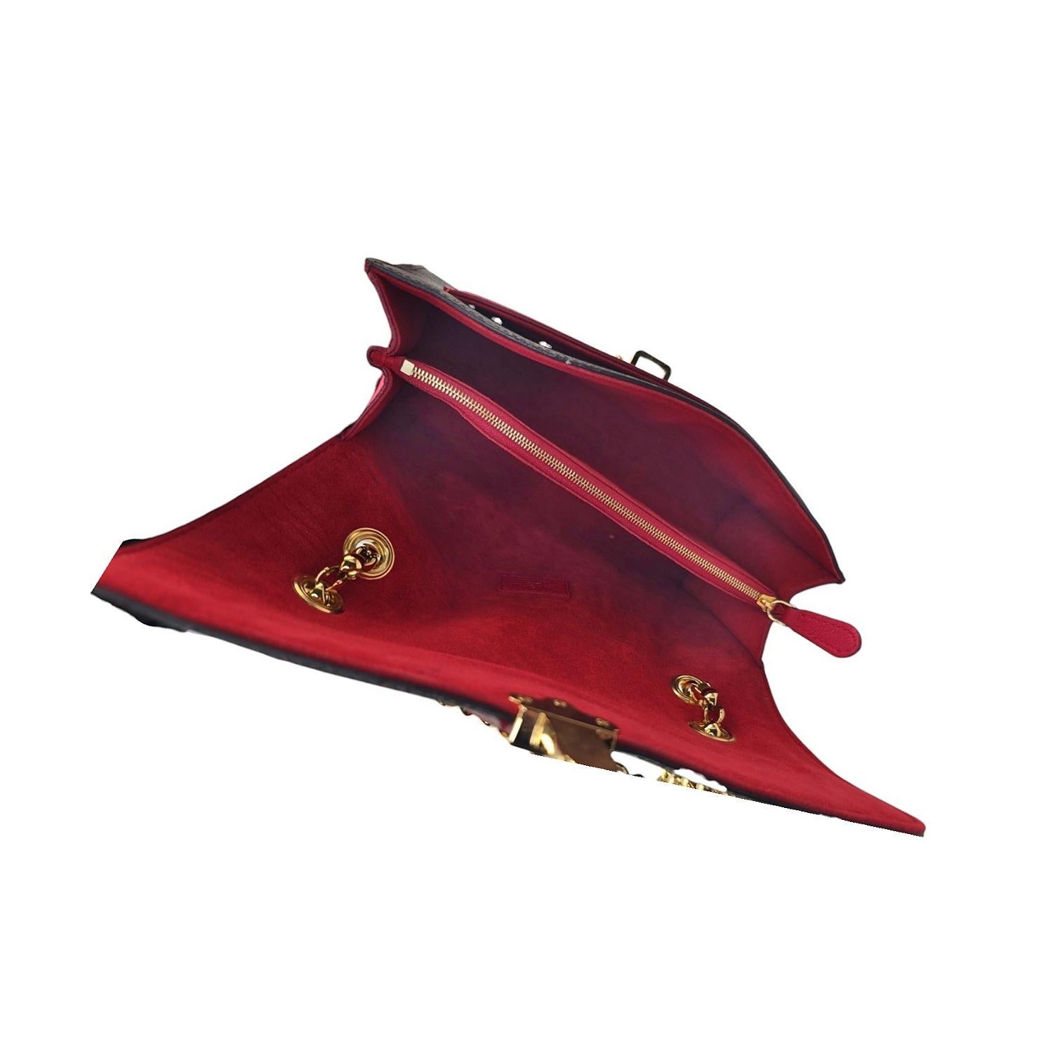 Louis Vuitton Red Monogram Canvas Victoire Chain Bag For Sale 3