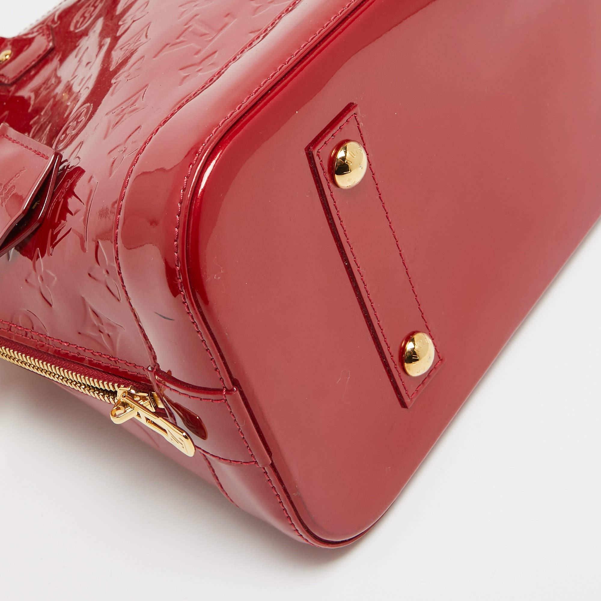 Louis Vuitton sac Alma MM rouge monogrammé en vente 3