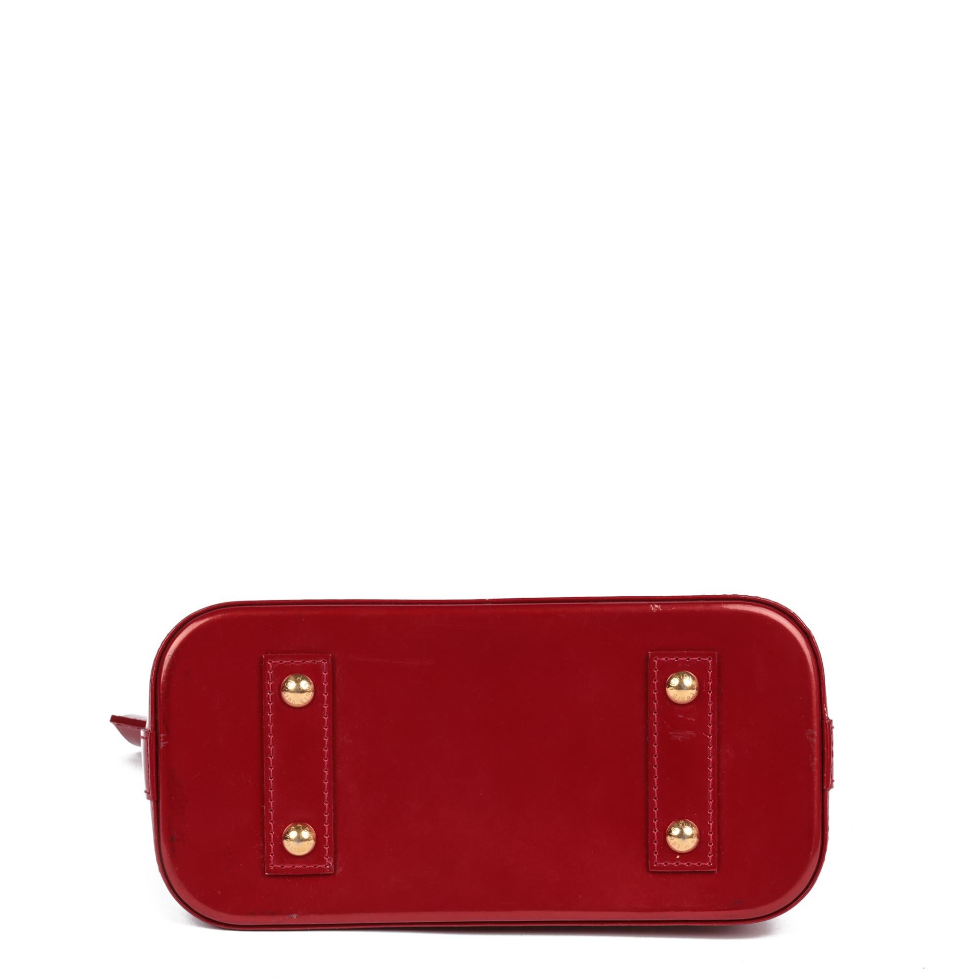 Louis Vuitton - Sac Alma BB en cuir rouge avec monogramme et monogramme Pour femmes en vente