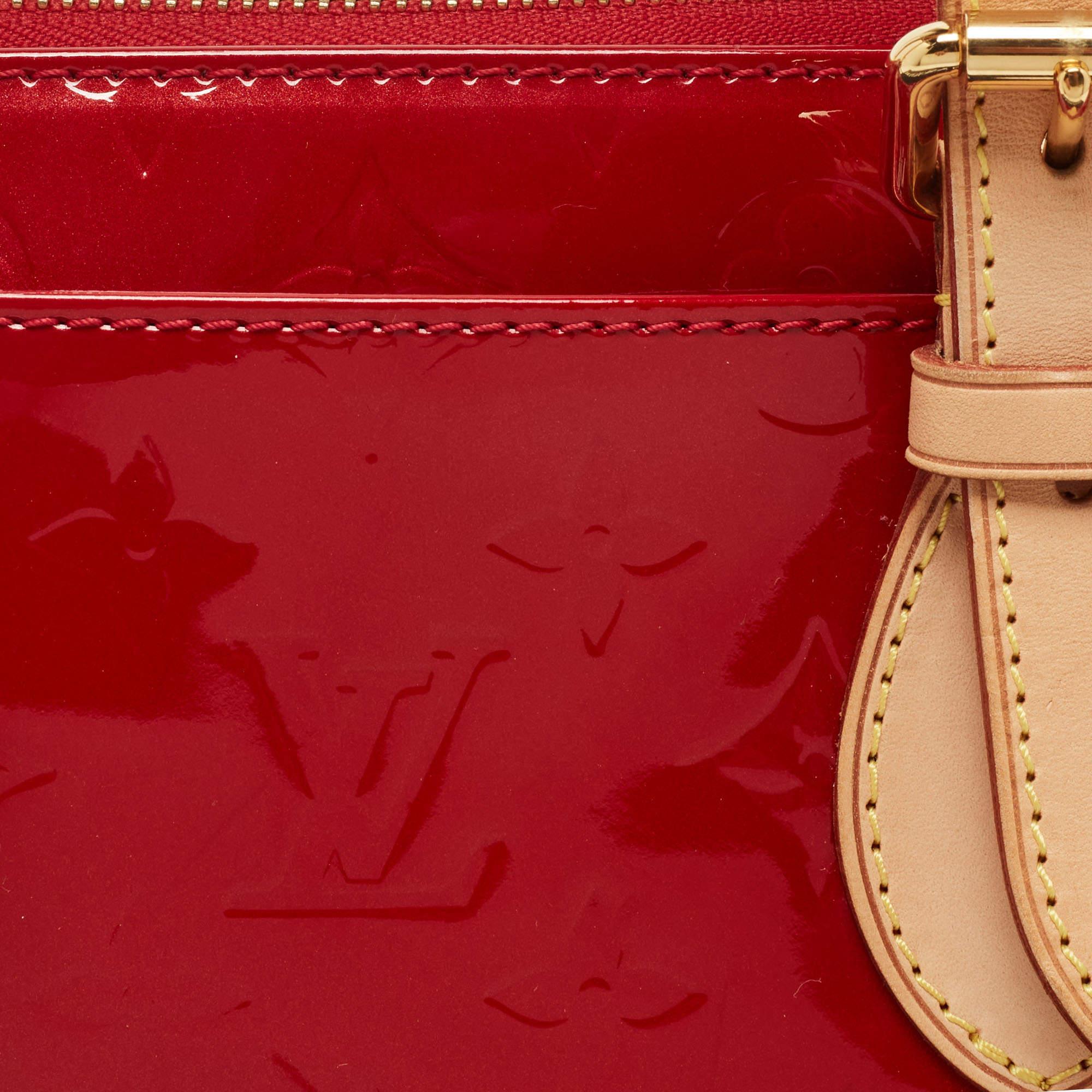 Women's Louis Vuitton Red Monogram Vernis Rosewood Avenue Bag