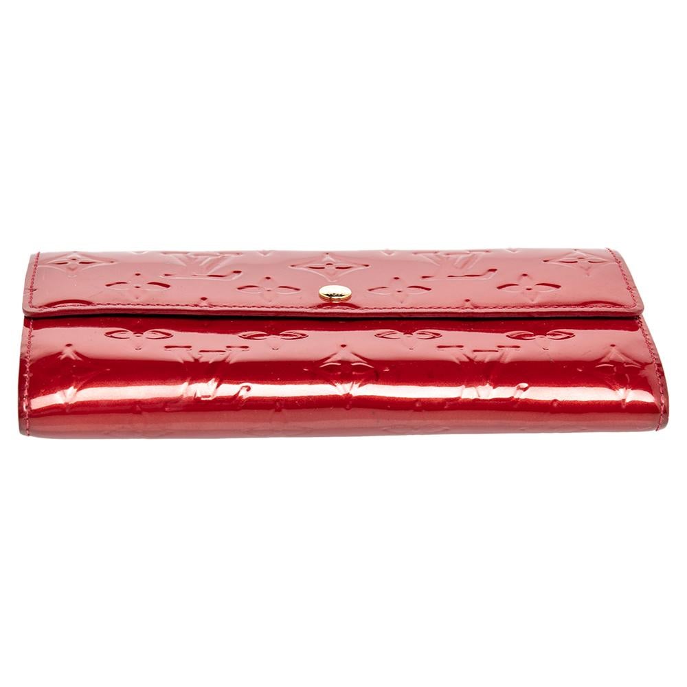 red louis vuitton wallet