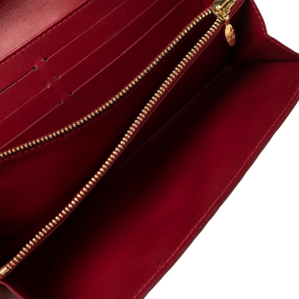 Louis Vuitton Red Monogram Vernis Sarah Wallet In Good Condition In Dubai, Al Qouz 2