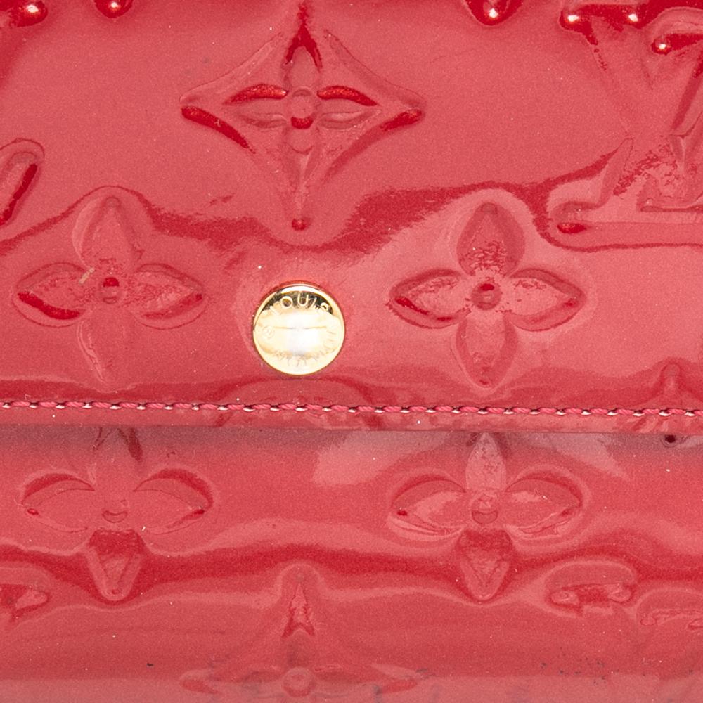 Louis Vuitton Red Monogram Vernis Sarah Wallet In Good Condition In Dubai, Al Qouz 2
