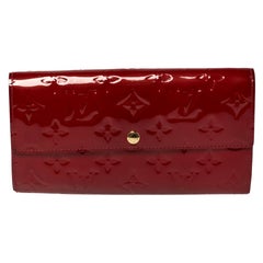 Rote Louis Vuitton-Monogramm-Brieftasche Vernis Sarah