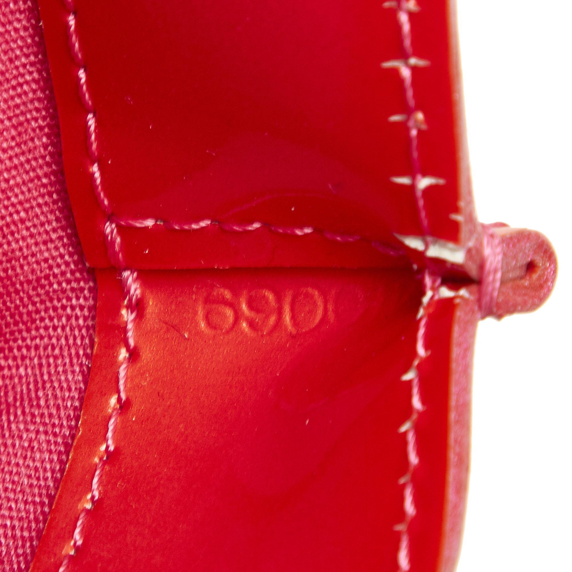 Borsa in pelle verniciata rossa Louis Vuitton in vendita 2