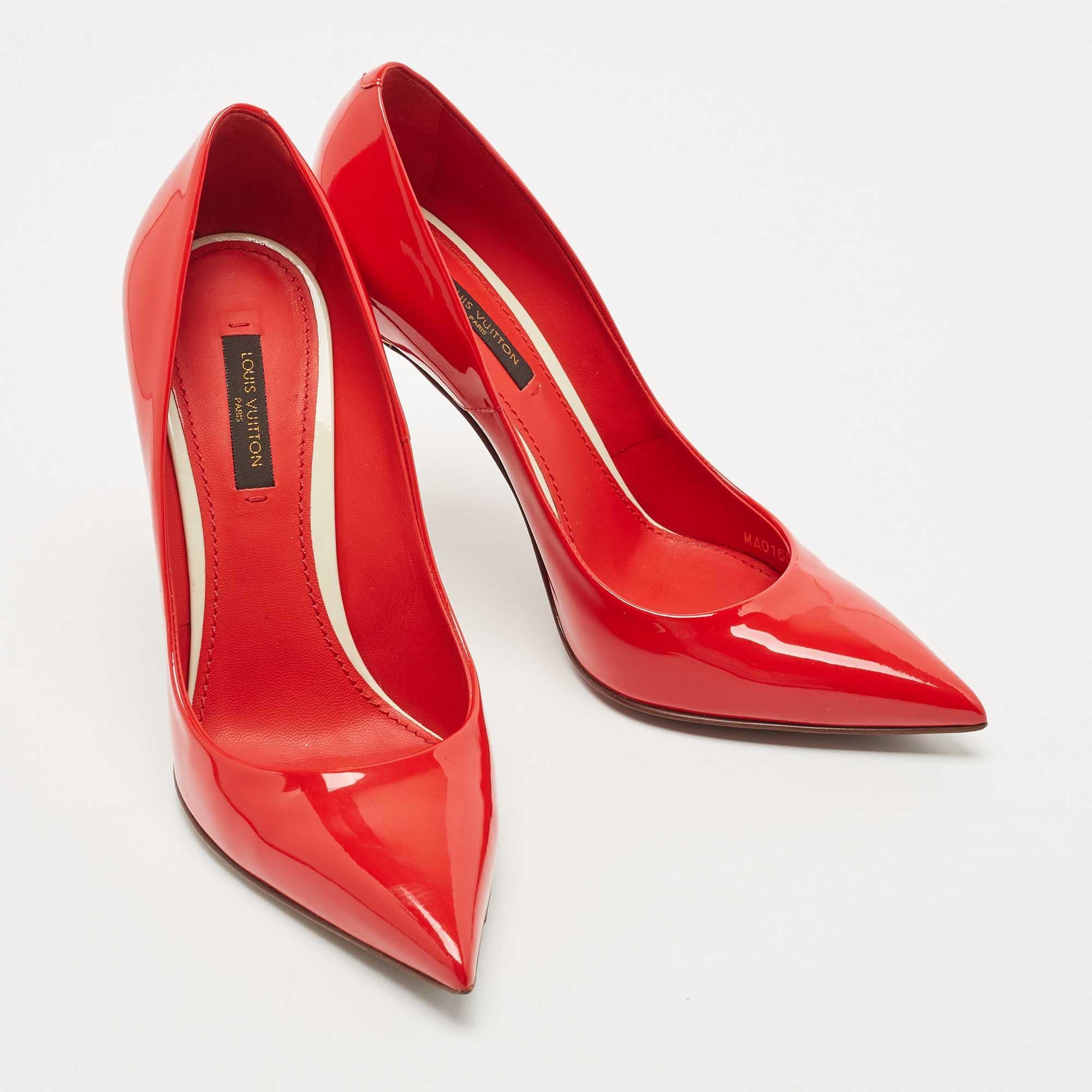 Louis Vuitton Red Patent Leather Eyeline Pointed Toe Pumps Size 37 In Good Condition In Dubai, Al Qouz 2
