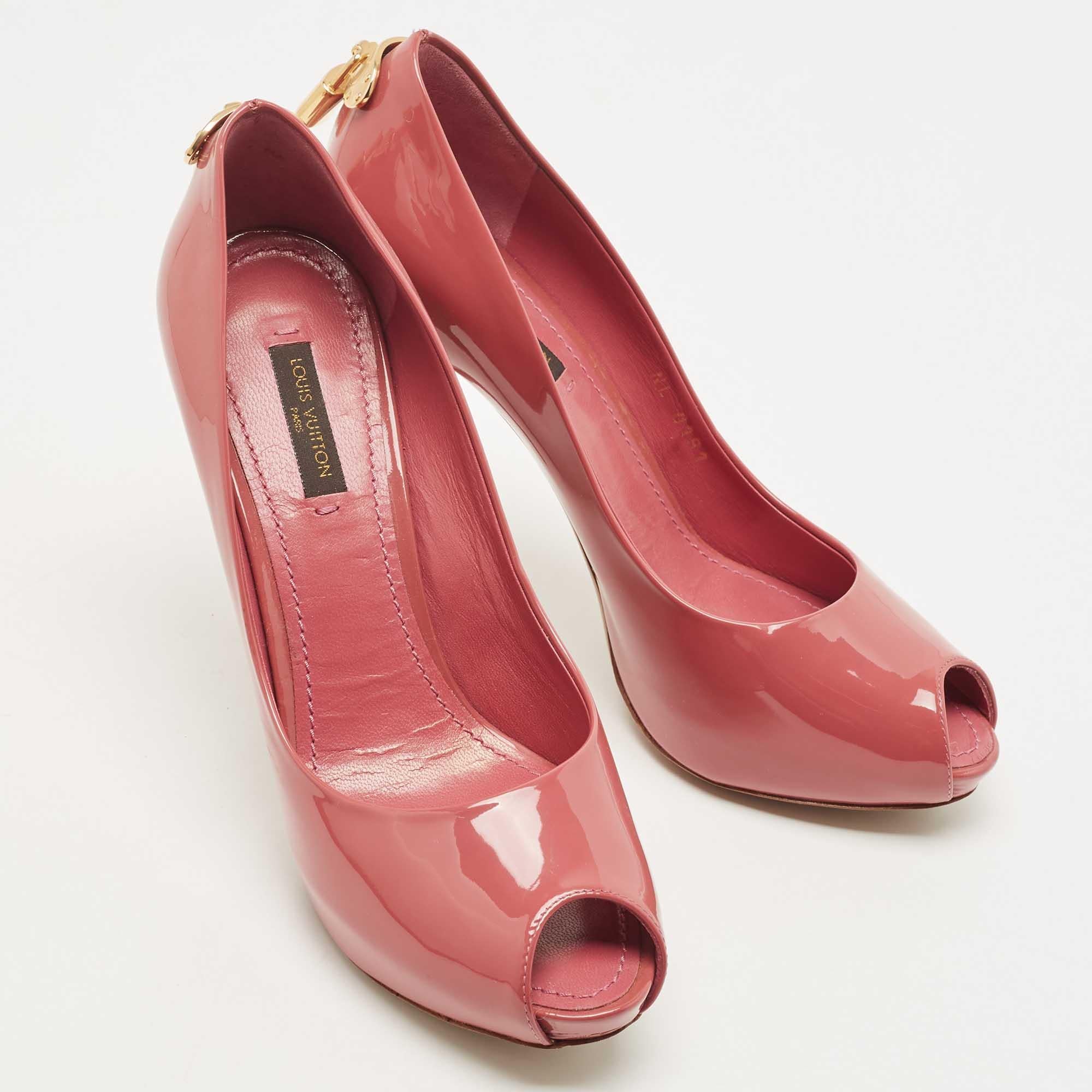 Louis Vuitton Red Patent Leather Oh Really! Pumps Size 36.5 In Good Condition For Sale In Dubai, Al Qouz 2