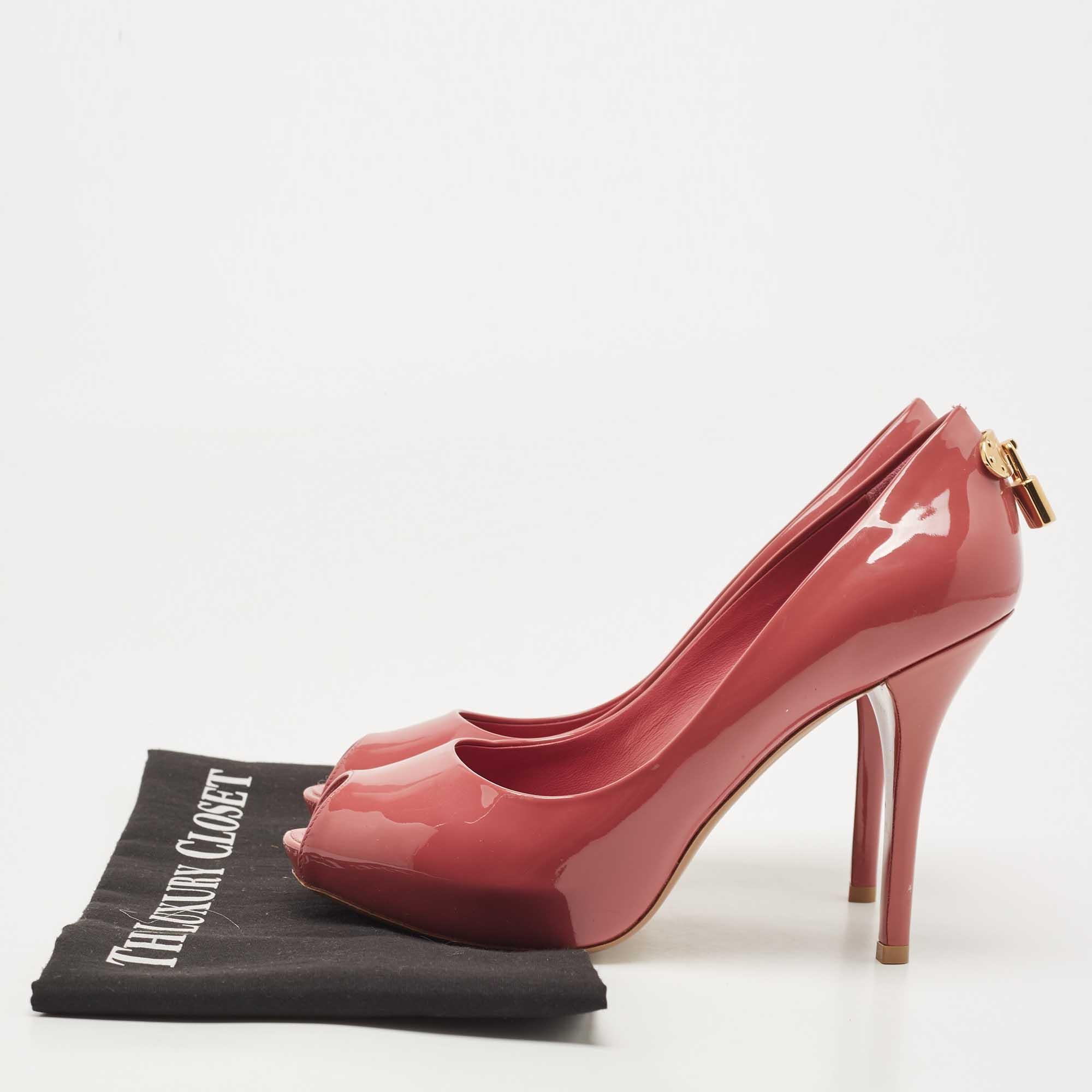 Louis Vuitton Red Patent Leather Oh Really ! Escarpins taille 36,5 en vente 4