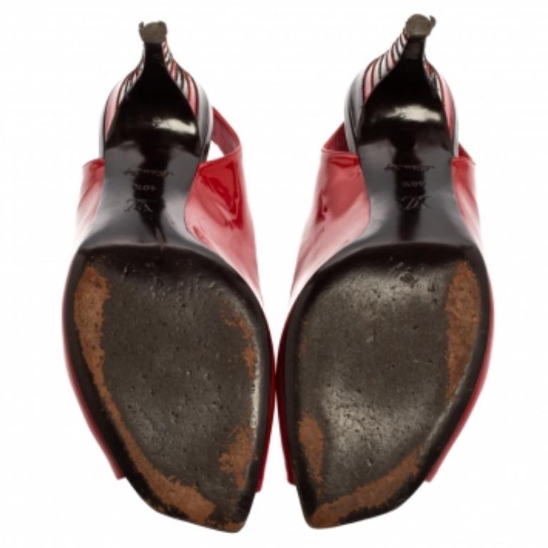 Louis Vuitton Red Patent Leather Peep Toe Sandals Size 40.5 In Good Condition In Dubai, Al Qouz 2