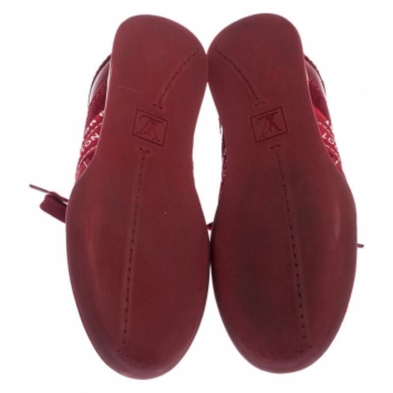 Louis Vuitton - Scarpe da ginnastica con logo in pelle, camoscio e tessuto di colore rosso, misura 37 in vendita 1