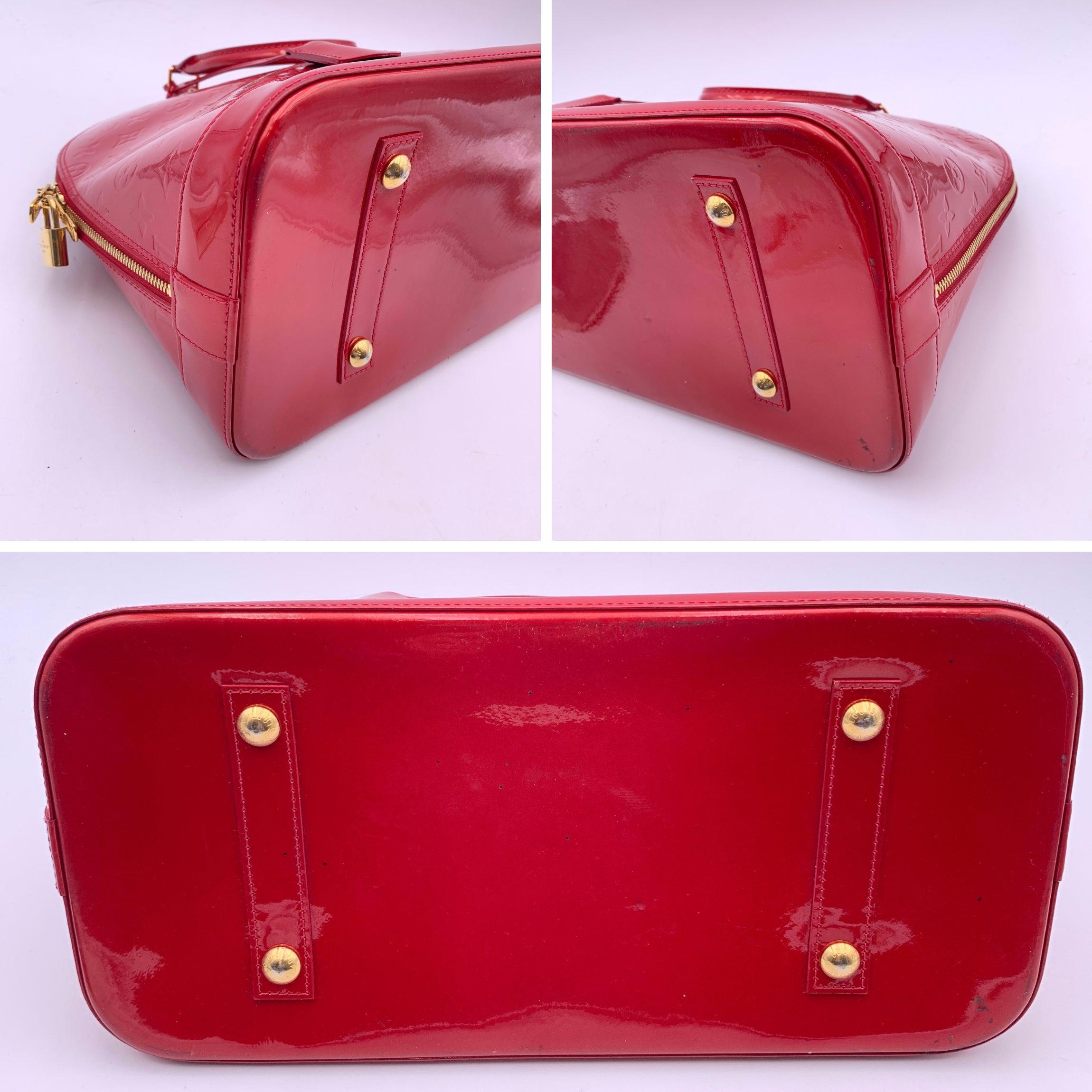 Sac Louis Vuitton rouge Pomme D'Amour Monogramme Vernis Alma GM en vente 1