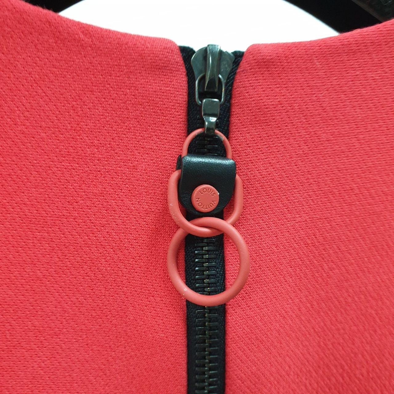 LOUIS VUITTON Rotes RUFFLED A-LINE MINI DRESS Sz.34 im Zustand „Gut“ im Angebot in Krakow, PL