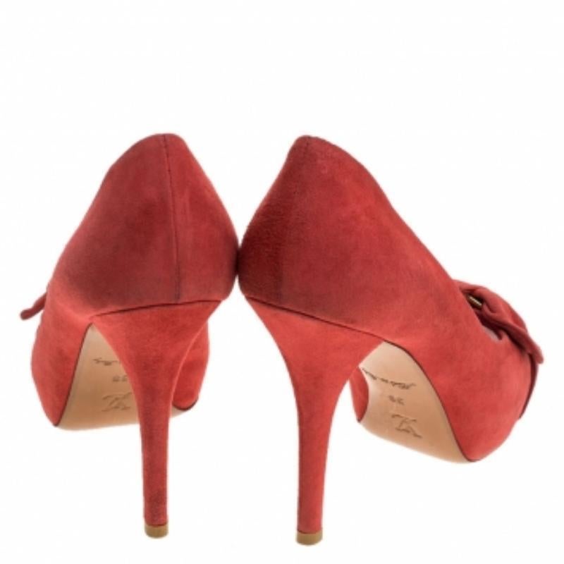 Louis Vuitton, camoscio rosso, Pumps con piattaforma Peep Toe Taglia 38 in vendita 1