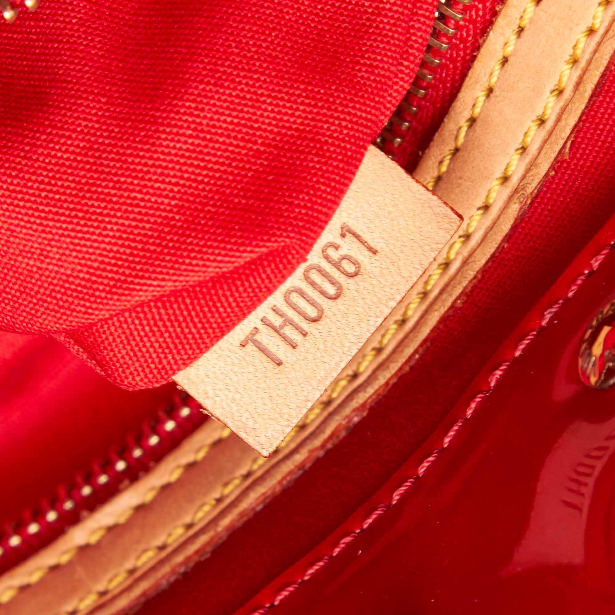 Louis Vuitton Red Vernis Reade MM 3