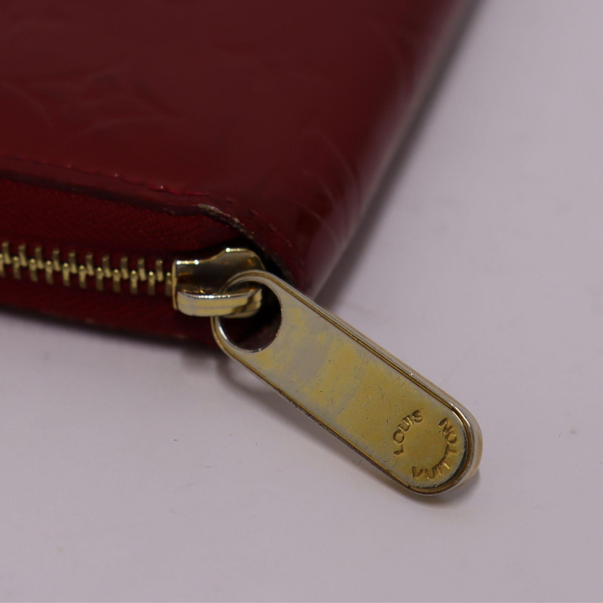 Women's Louis Vuitton Red Vernis Zippy Continental Wallet For Sale