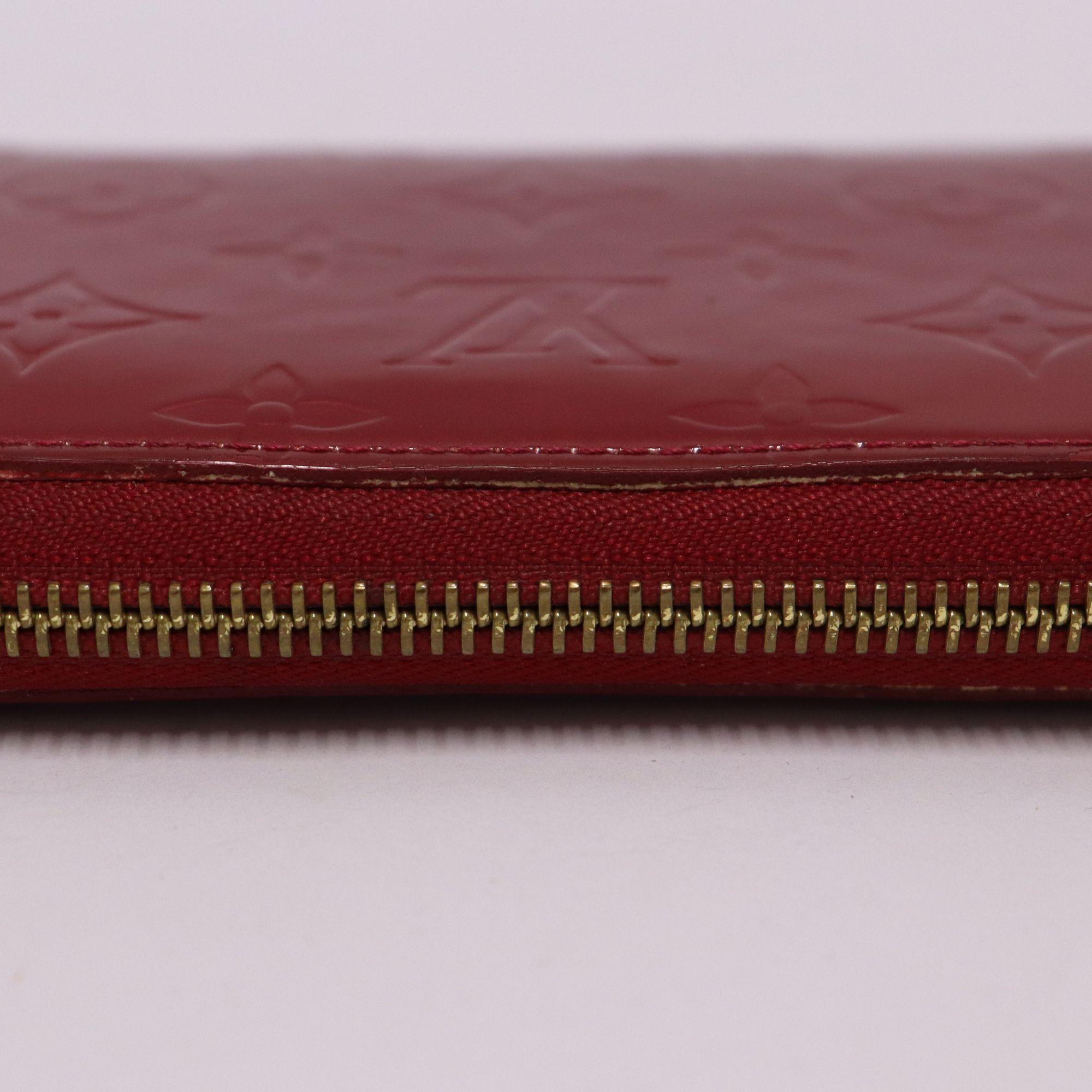 Louis Vuitton Red Vernis Zippy Continental Wallet For Sale 1