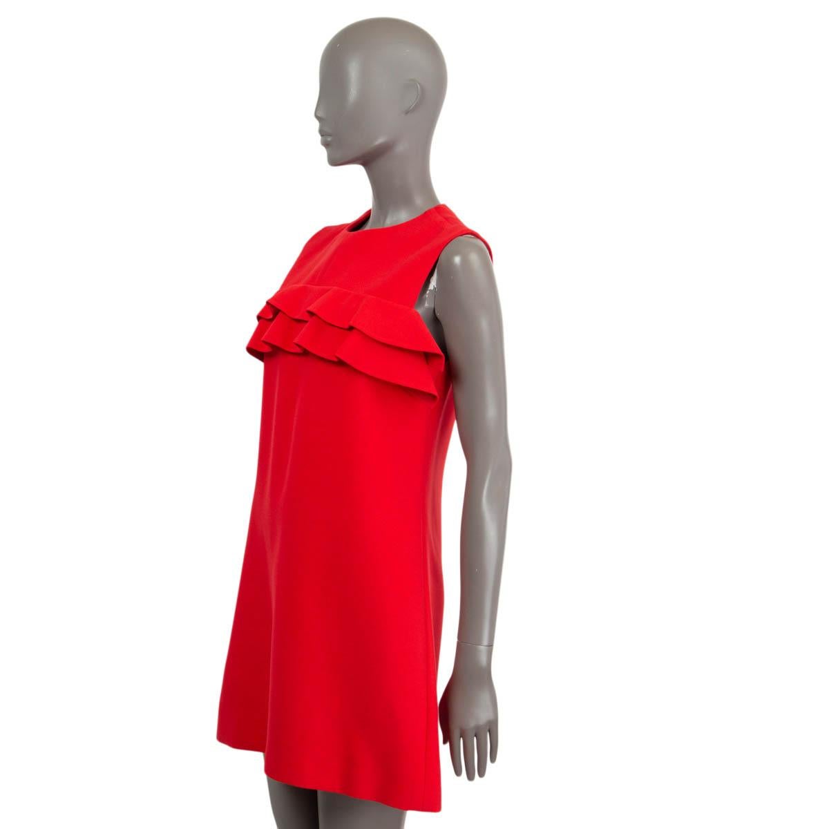 LOUIS VUITTON red viscose RUFFLED SLEEVELESS A-LINE MINI COCKTAIL Dress 38 S In Excellent Condition For Sale In Zürich, CH