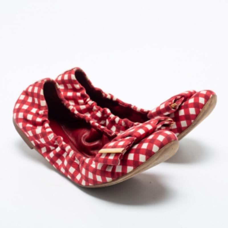 Louis Vuitton Red/White Fabric Scrunch Bow Ballet Flats Size 37.5 For Sale 1
