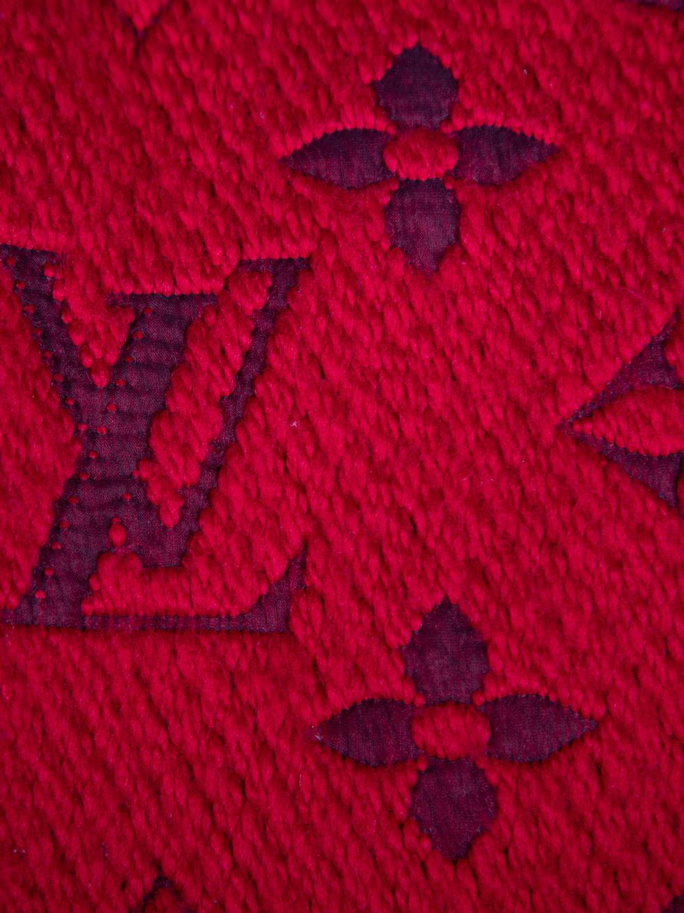 Bufanda Louis Vuitton Logomanía de Lana Roja en Bueno estado para la venta en London, GB