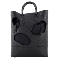 250 Bum bag by louis vuitton Stock Pictures, Editorial Images and Stock  Photos