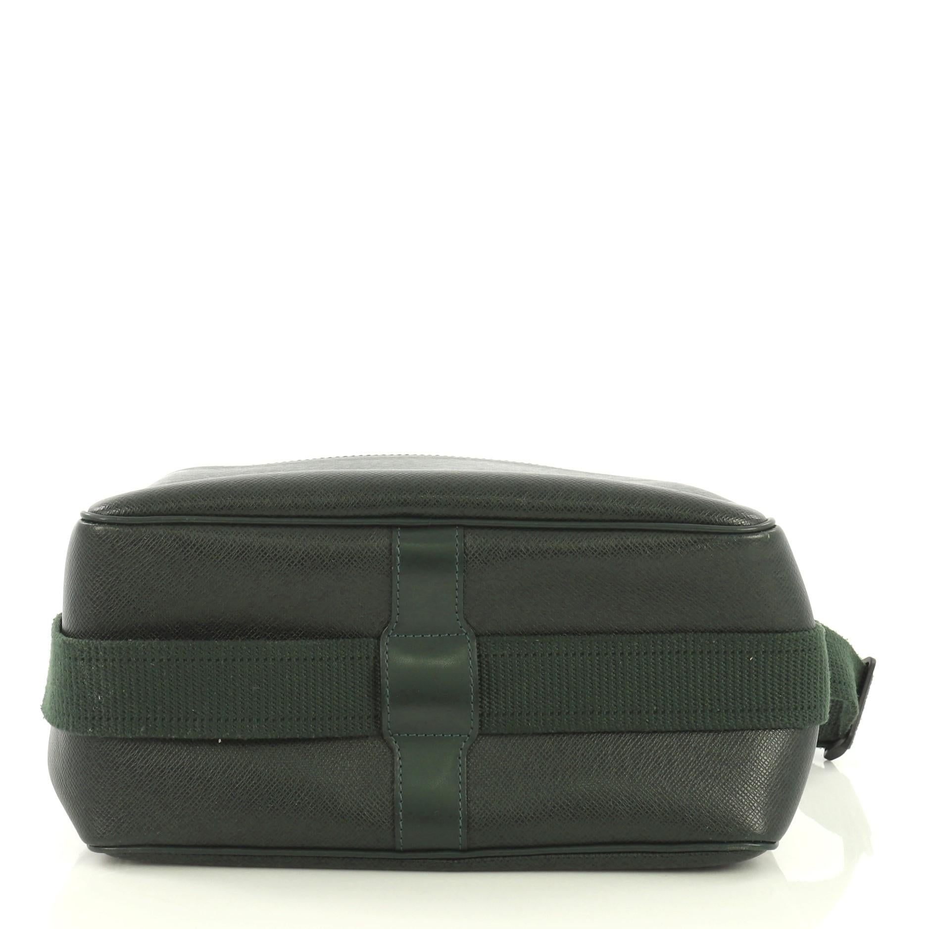 Louis Vuitton Reporter Bag Taiga Leather PM 1