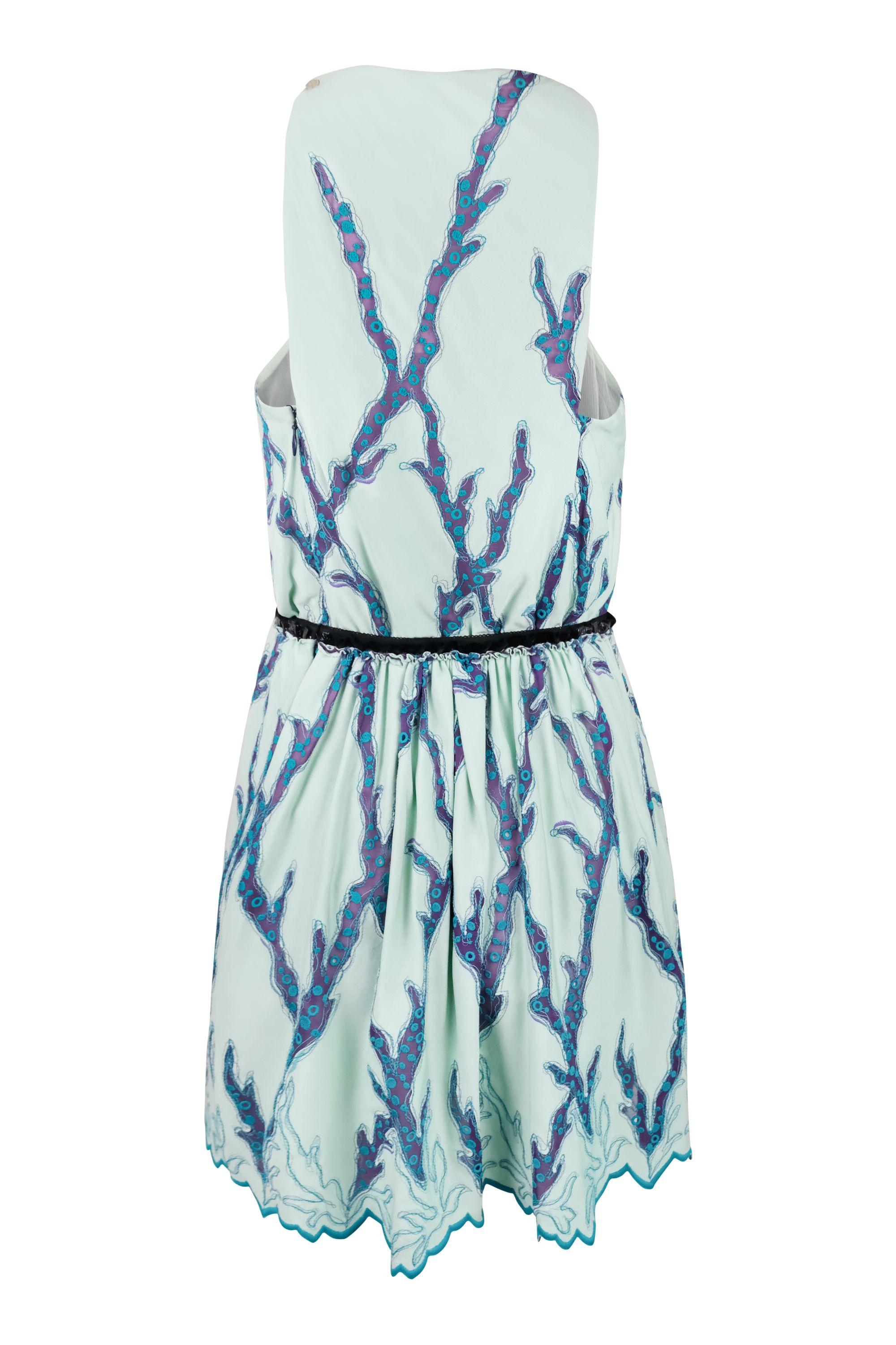 Louis Vuitton Resort 2015 Mini Vestido Bordado Coral Verde Espuma en Bueno estado para la venta en Morongo Valley, CA