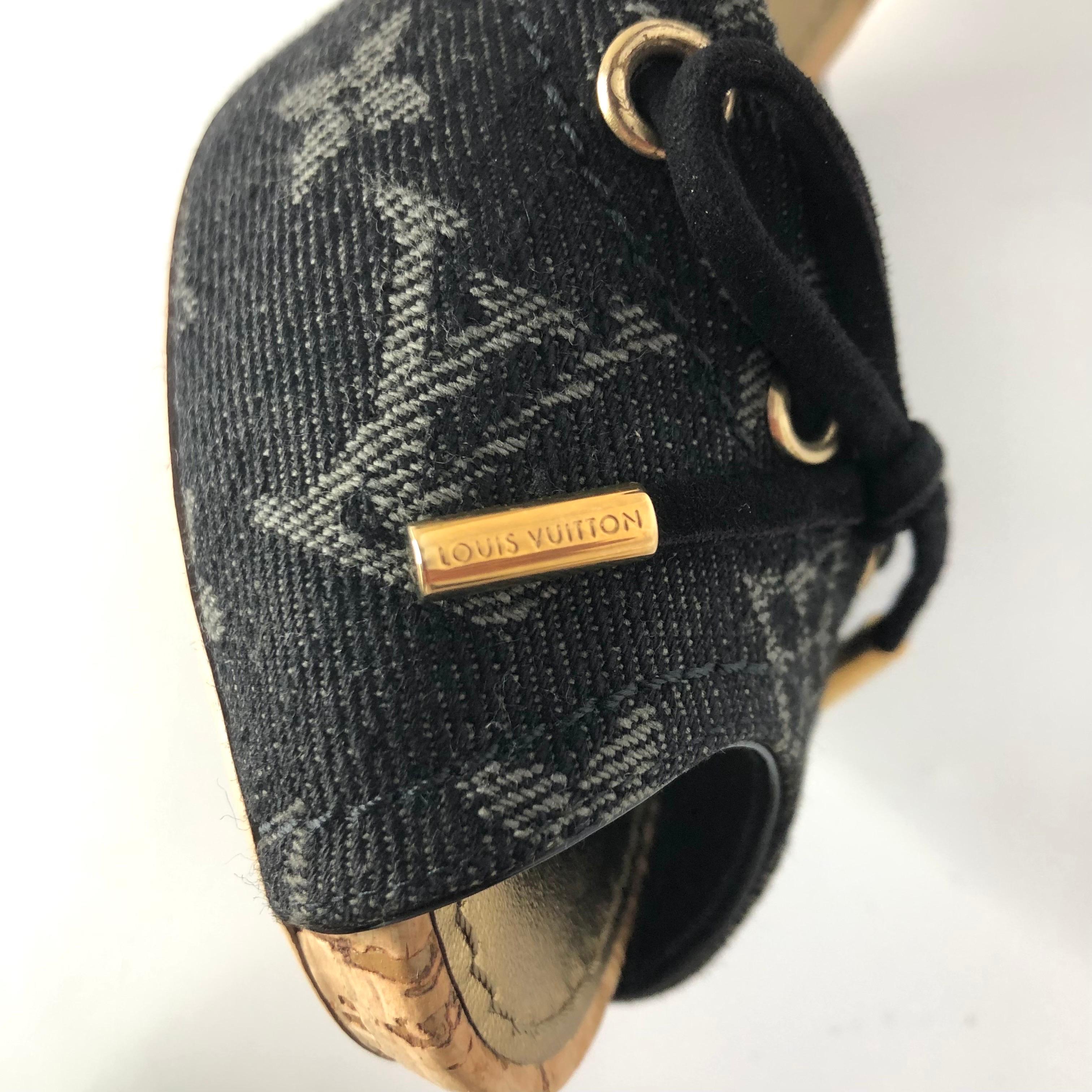 Louis Vuitton Retro Vintage Monogram Bow Denim Pantoletten Sandalen 36.5 im Angebot 2