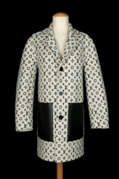 Louis Vuitton revedrible Mantel 2020s