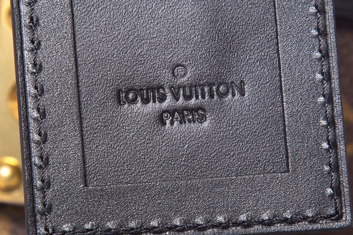 LOUIS VUITTON Reverse Monogram Boite Chapeau 30 Hat Box For Sale 2