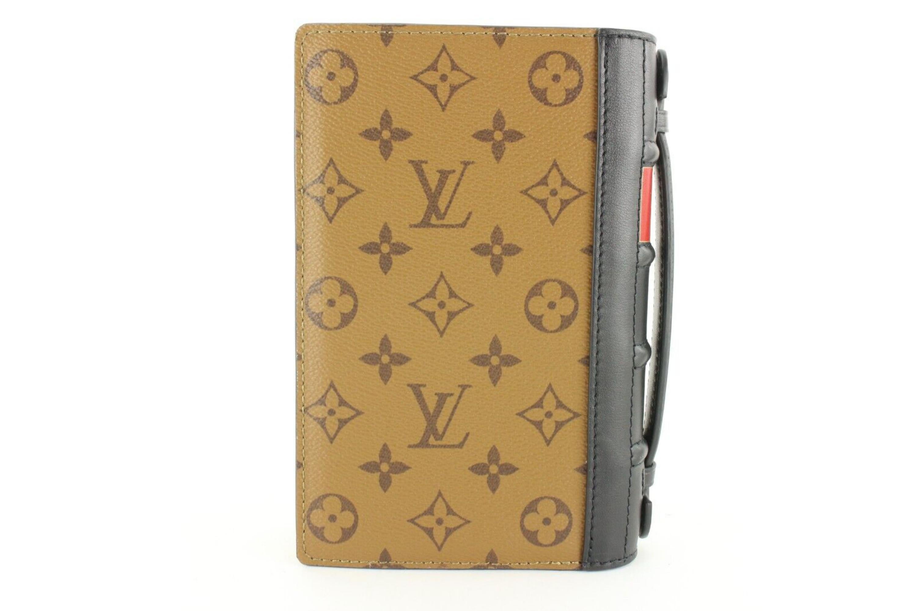 Louis Vuitton Reverse Monogram Book Chain Wallet 2LK0105 In New Condition In Dix hills, NY