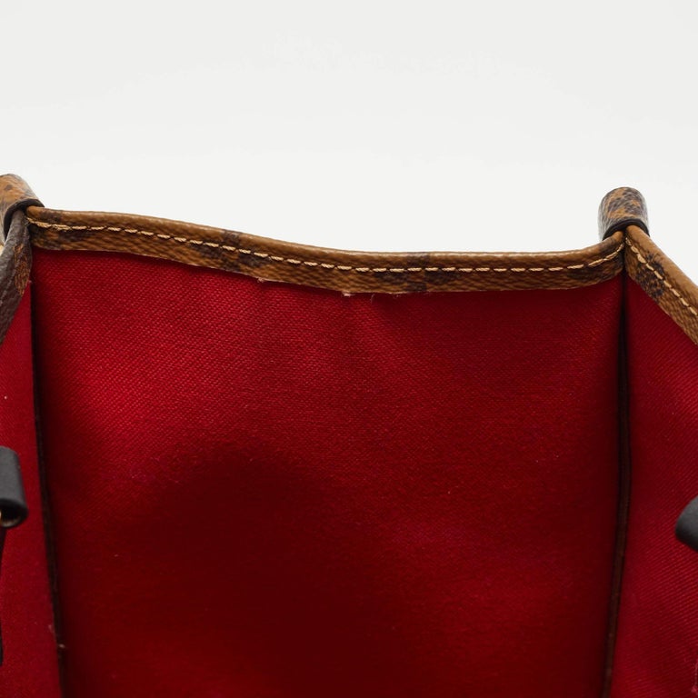 Louis Vuitton Giant Monogram Reverse On The Go MM - Brown Totes, Handbags -  LOU790624