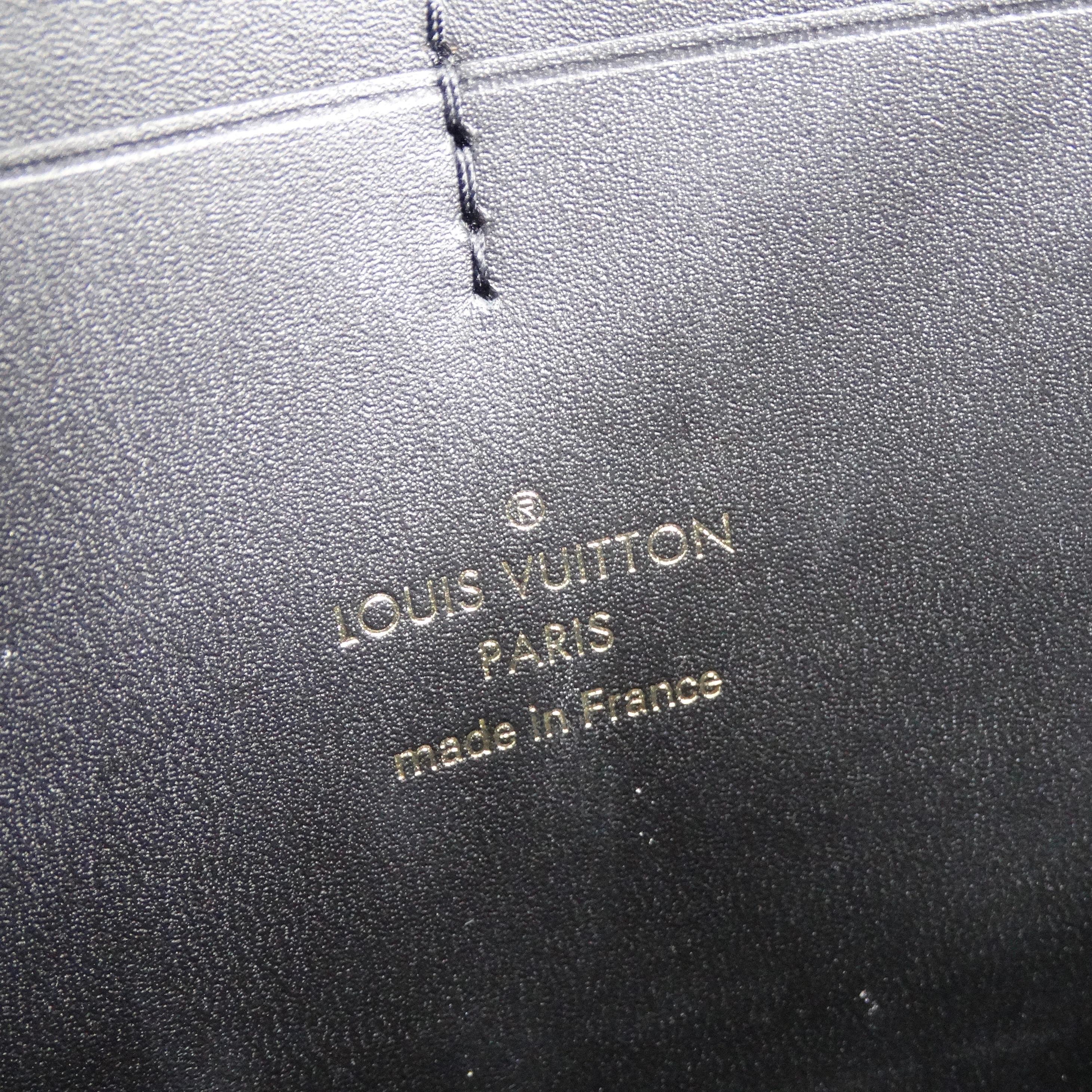 Umgekehrte Monogrammierte Dauphine-Umhängetasche von Louis Vuitton im Angebot 7