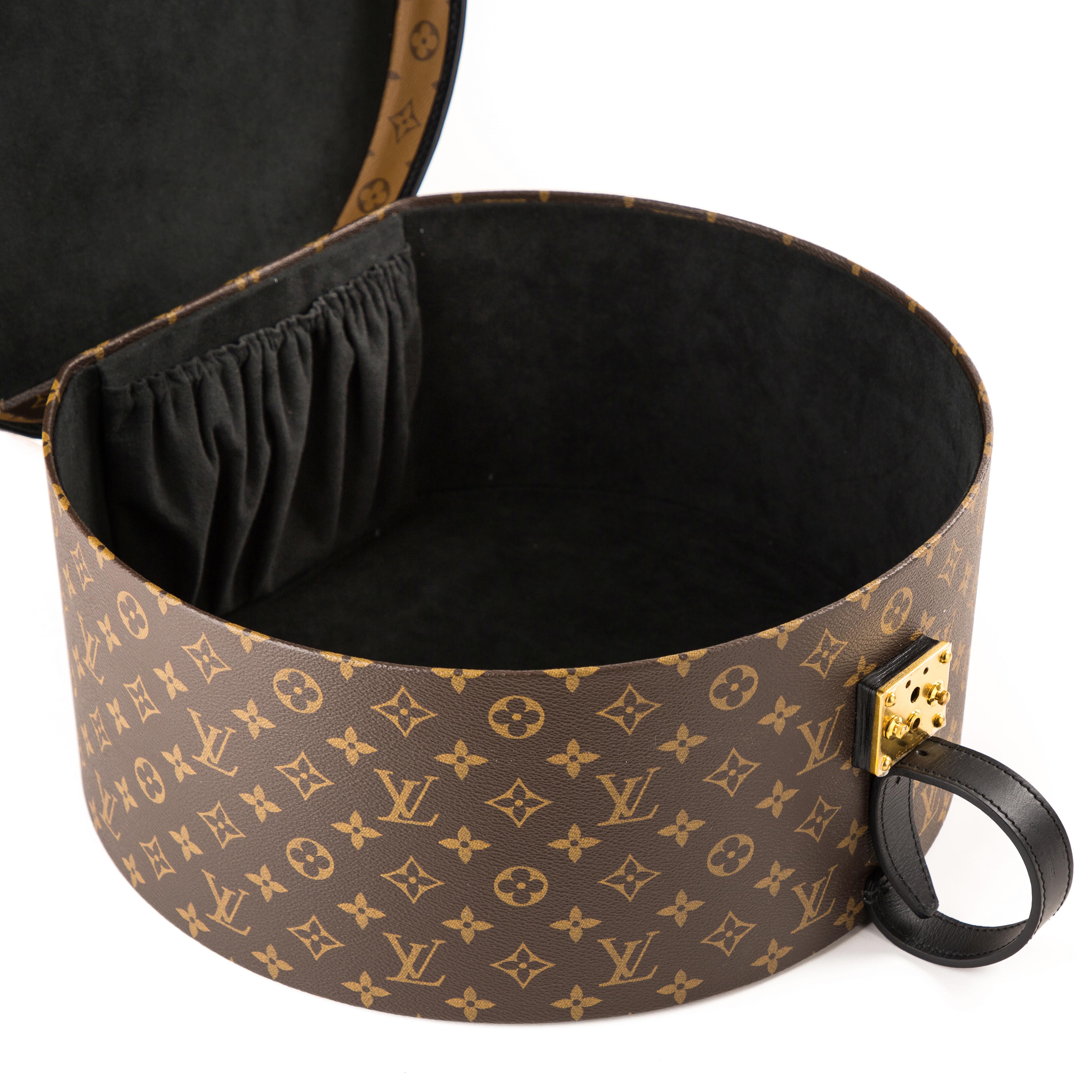 Contemporary Louis Vuitton Reverse Monogram Hat Box 40 For Sale