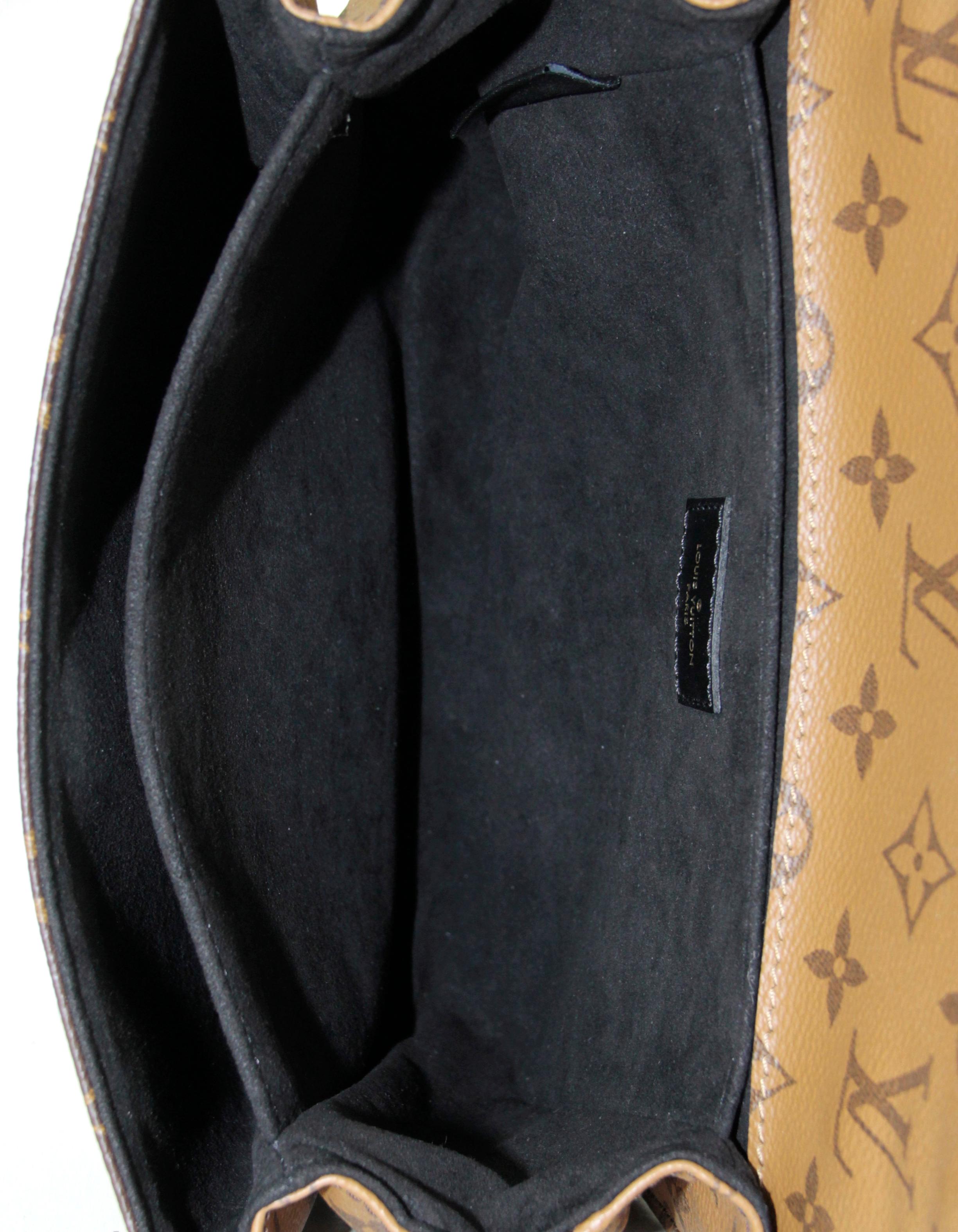 Louis Vuitton - Pochette Metis avec monogramme inversé en vente 2