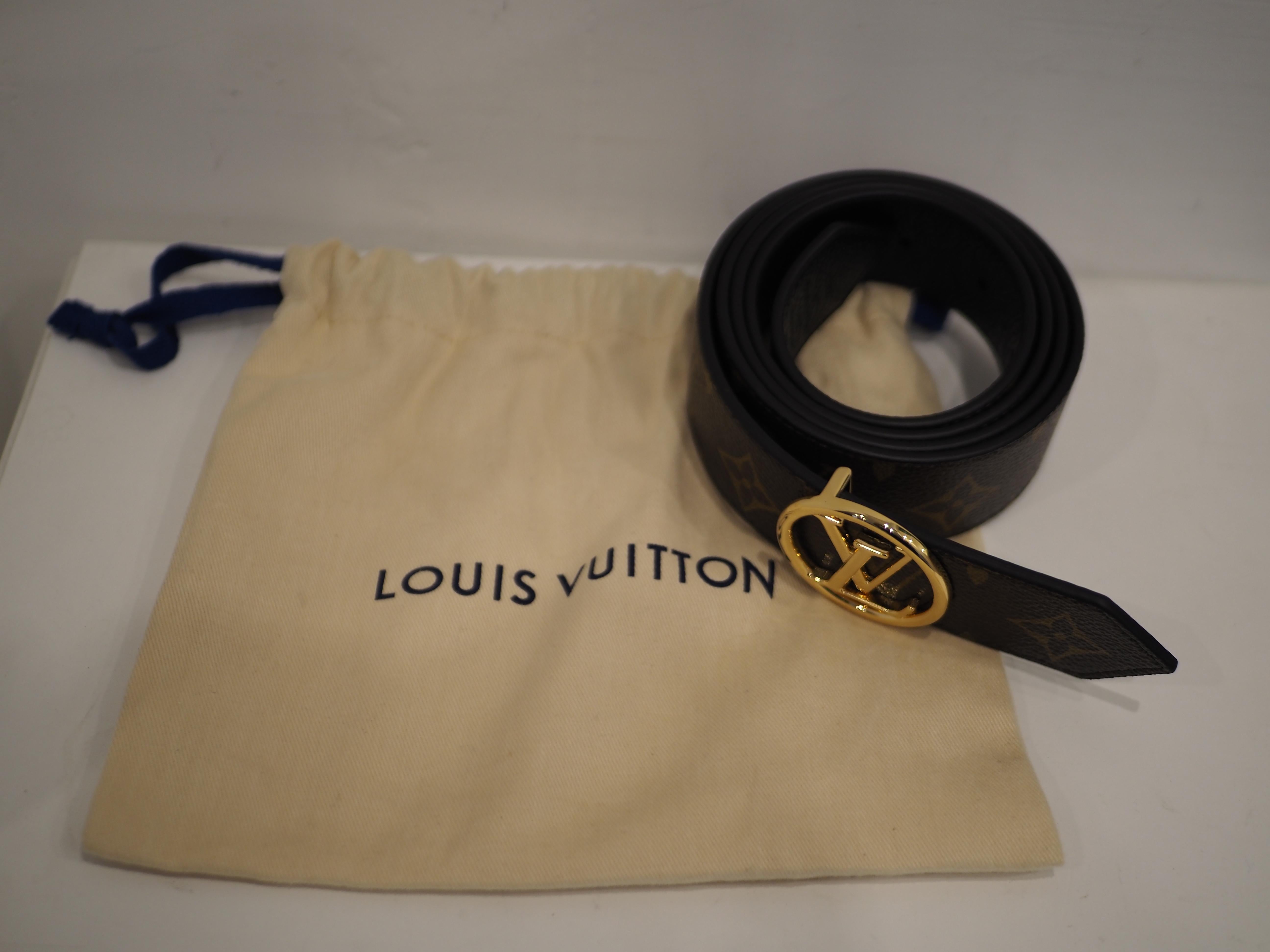 Louis Vuitton double face belt
monogram or black leather belt
size 100